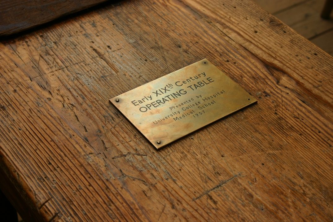Operating table, Old Operating Theatre & Herb Garret, London - 03.JPG